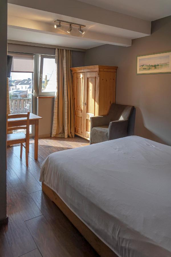 Hotel Piano 2 - Mont-st-guibert - Louvain-la-neuve