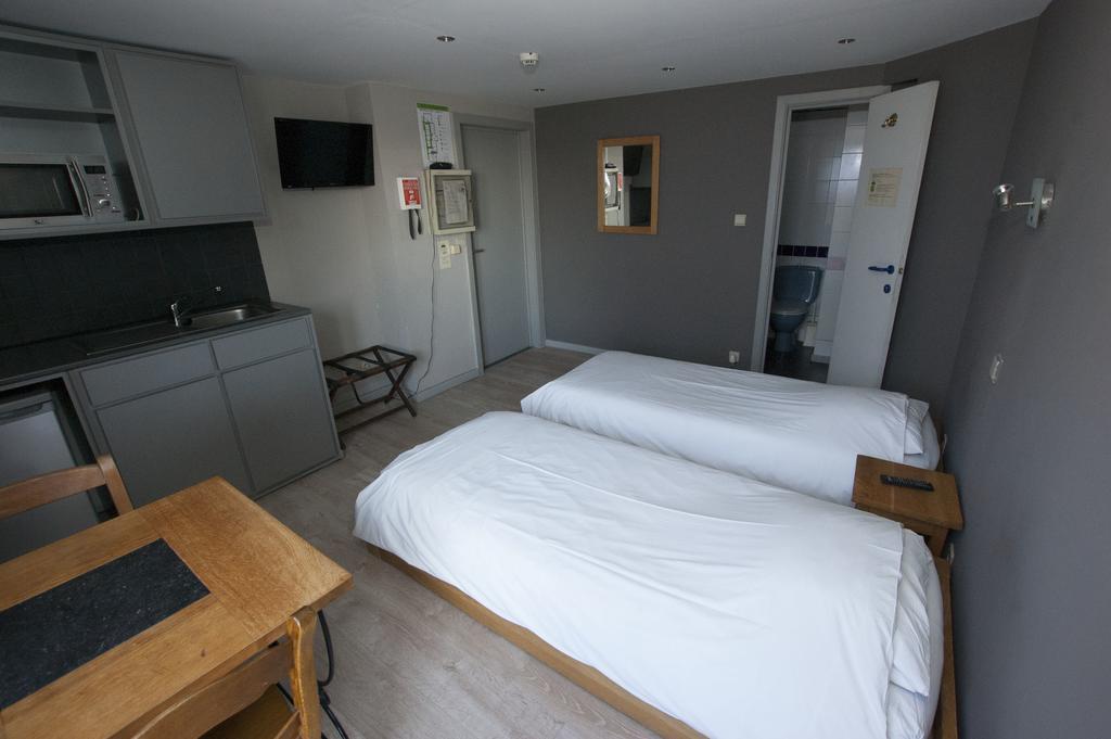 Hotel Piano 2 - Mont-st-guibert - Louvain-la-neuve 2*